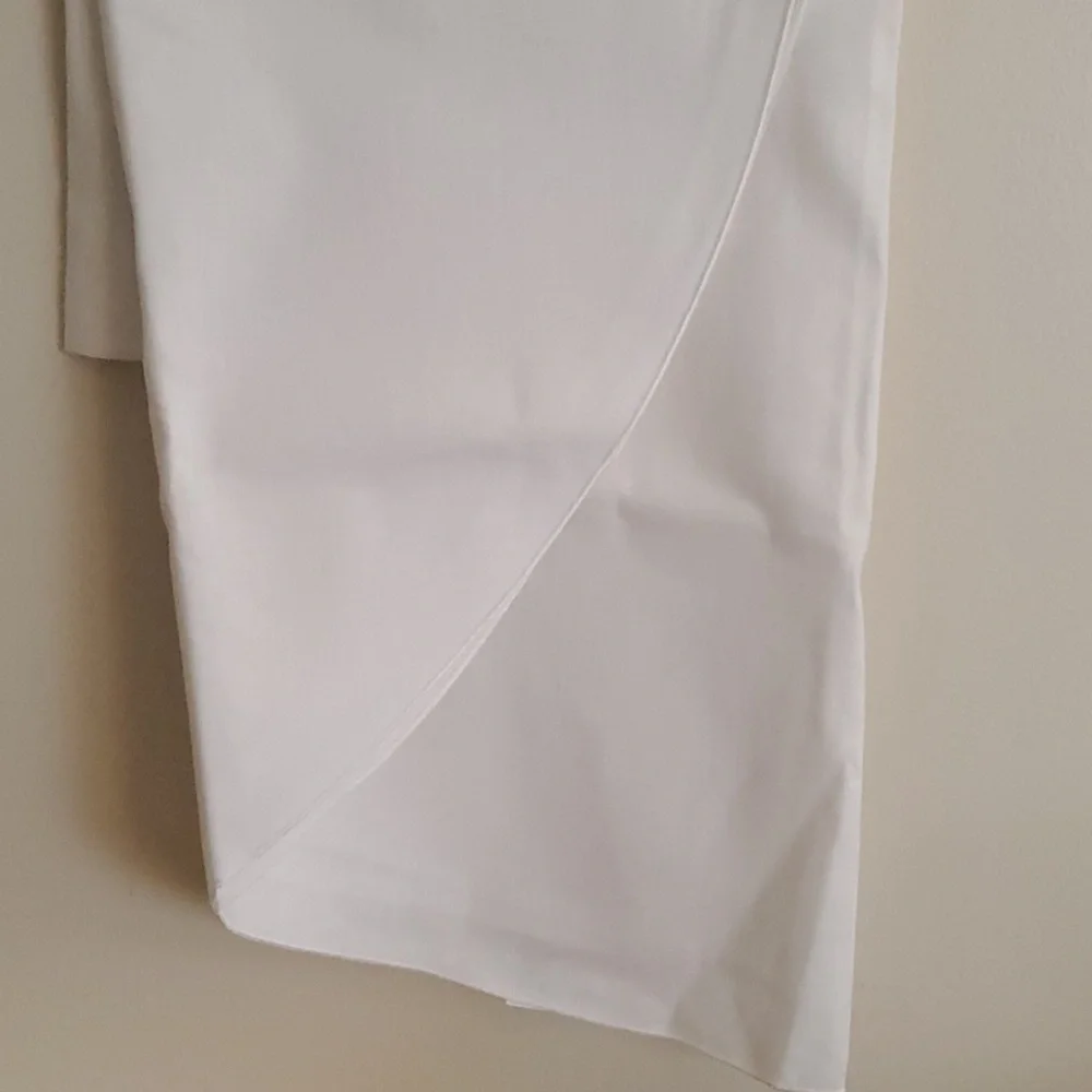 💯 Pure White Cotton Blend Tablecloth